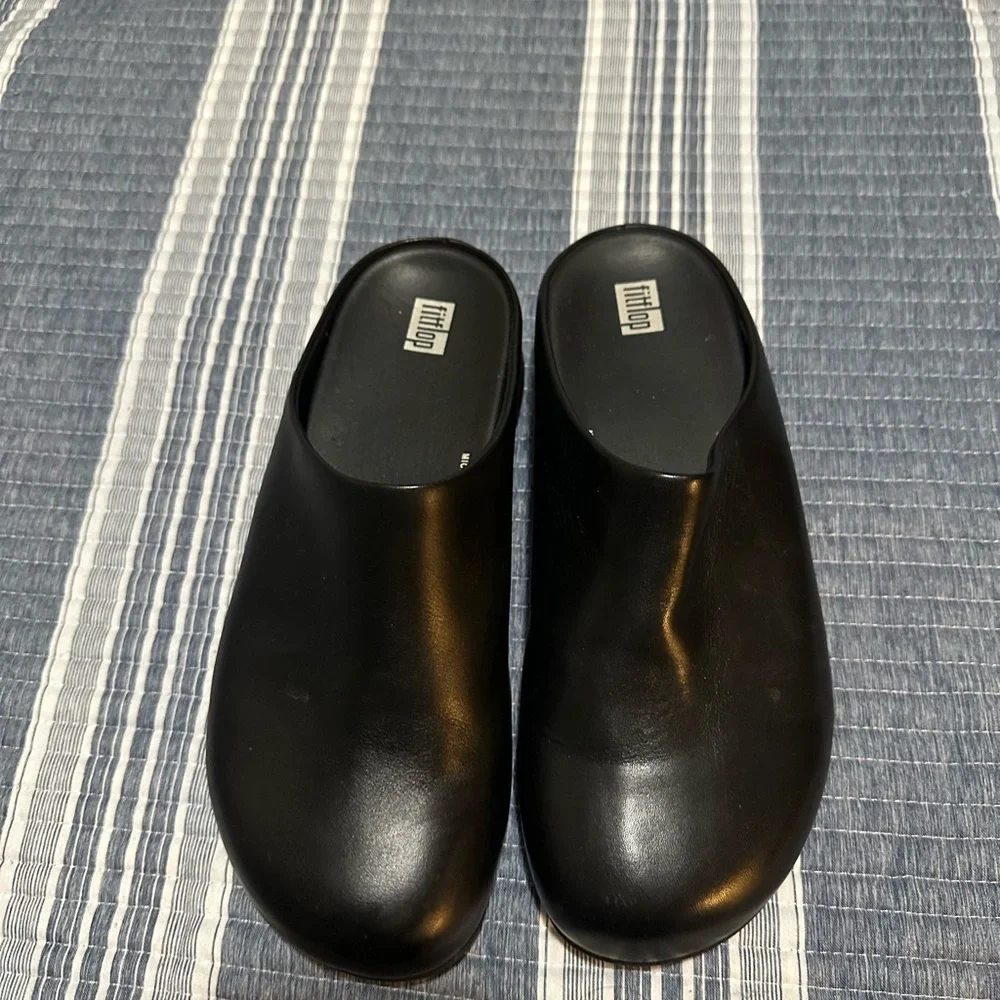 FitFlop Black Slip-On Clogs - Picture 1 of 5